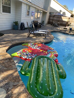 Outdoor pool - The Oak Loft (San Antonio)