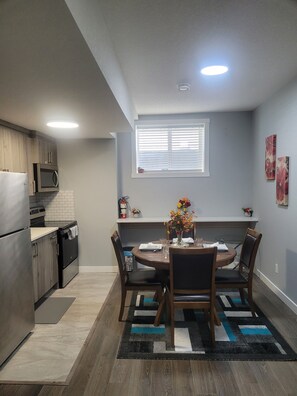 Dining - New 2-bedroom legal basement in Calgary (Calgary)