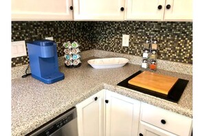 Private kitchen - Quiet home in Phoenix near Westgate Entertainment District!  (Phoenix)