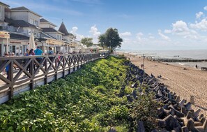 Plage à proximité, pêche sur place