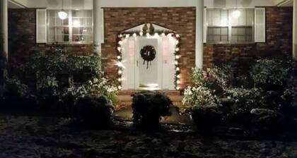 Cozy Rosecrest Suite, 1 min to I-75, full kitchen, sleeps 4, Safe area