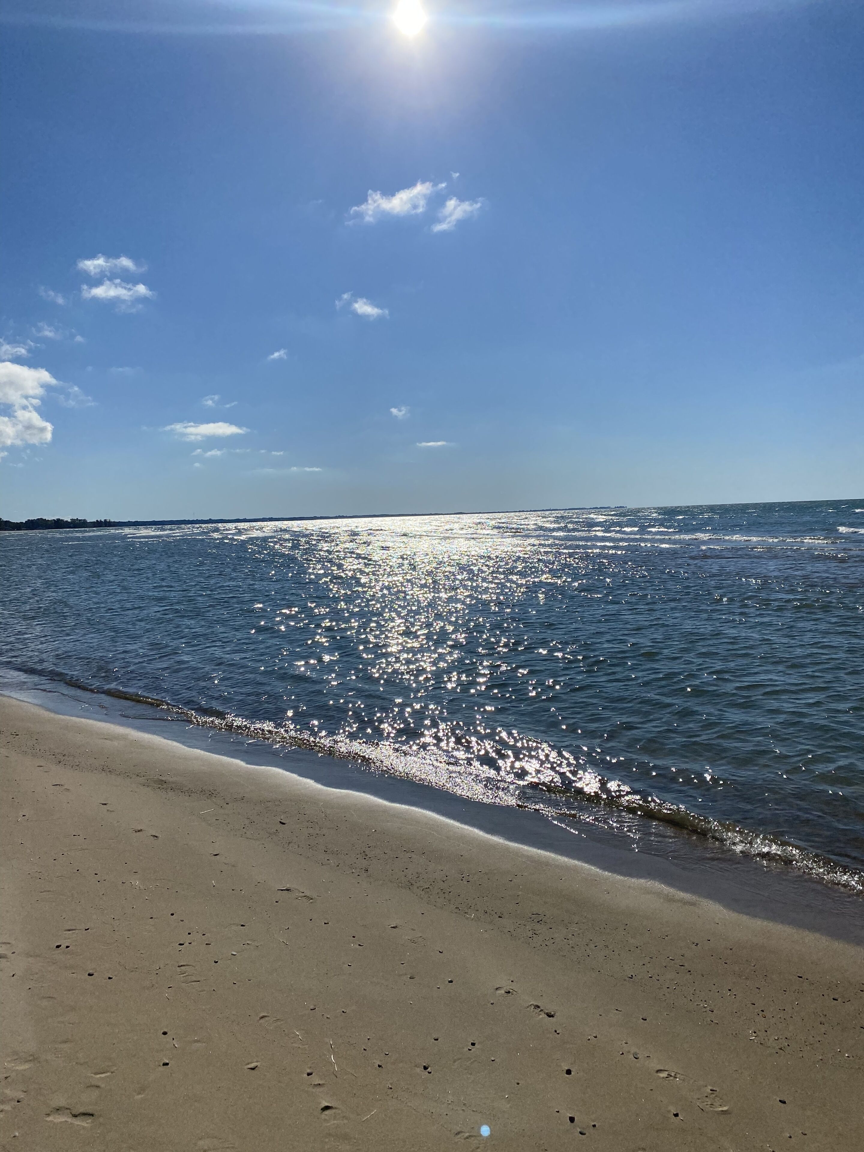 Nær stranden, solsenger og strandhåndklær