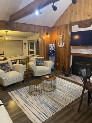 Smart-TV, peis og stereoanlegg