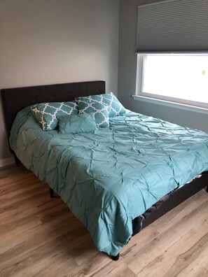 3 bedrooms, desk, free WiFi, bed sheets