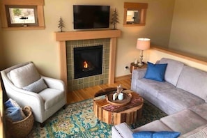 Smart TV, fireplace