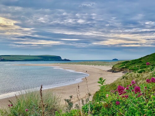 2-Bed, Sleeps 4, Pets welcome, Parking