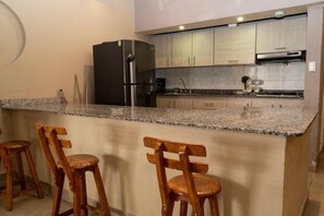 Unclassified image, 4 of 29, button