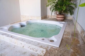 Indoor spa tub