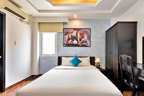 Egyptian cotton sheets, premium bedding, minibar, desk - S79 Residences Yaya Bui Vien (Ho Chi Minh City)