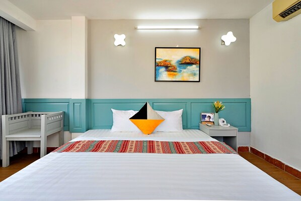 Egyptian cotton sheets, premium bedding, minibar, desk - S79 Residences Yaya Bui Vien (Ho Chi Minh City)