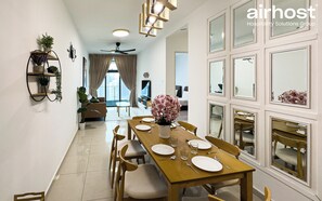 Căn hộ Deluxe, không hút thuốc, quang cảnh thành phố | Phòng ăn