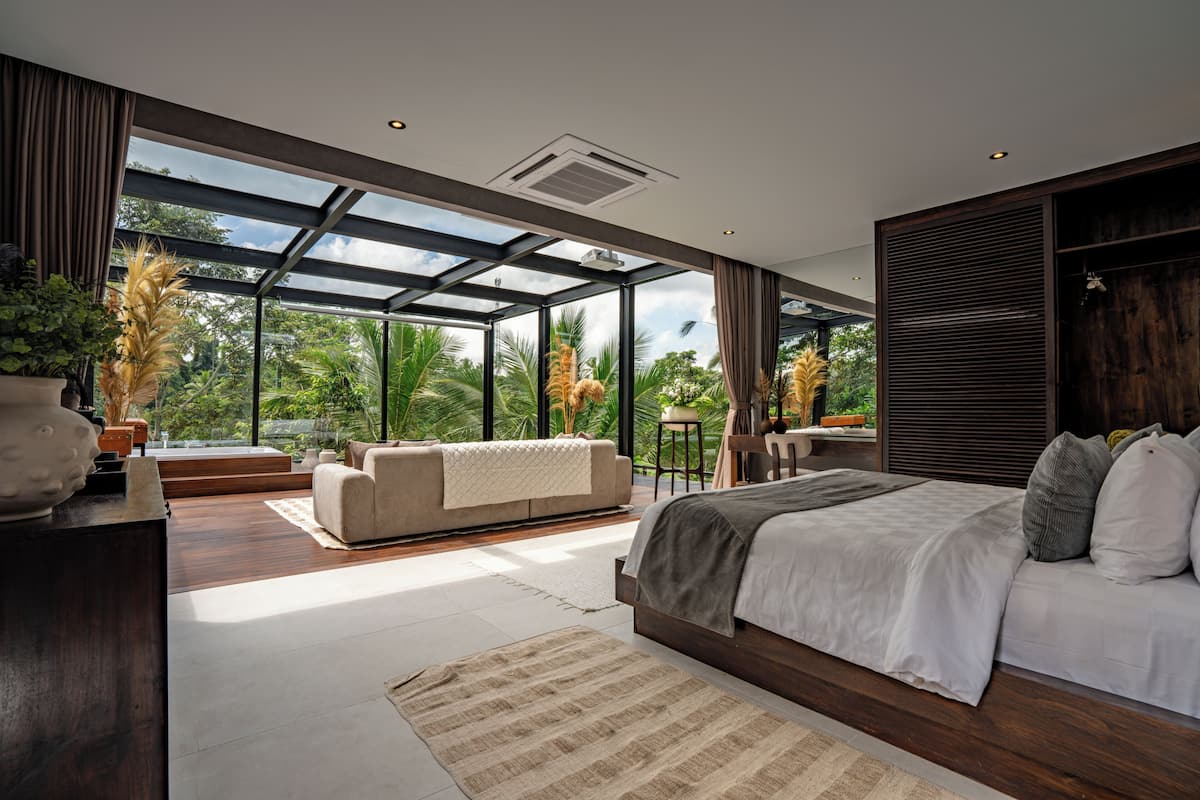 The Invisible Villa with Private Cinema - Adult Only | Minibar, in-room safe, blackout drapes, iron/ironing board