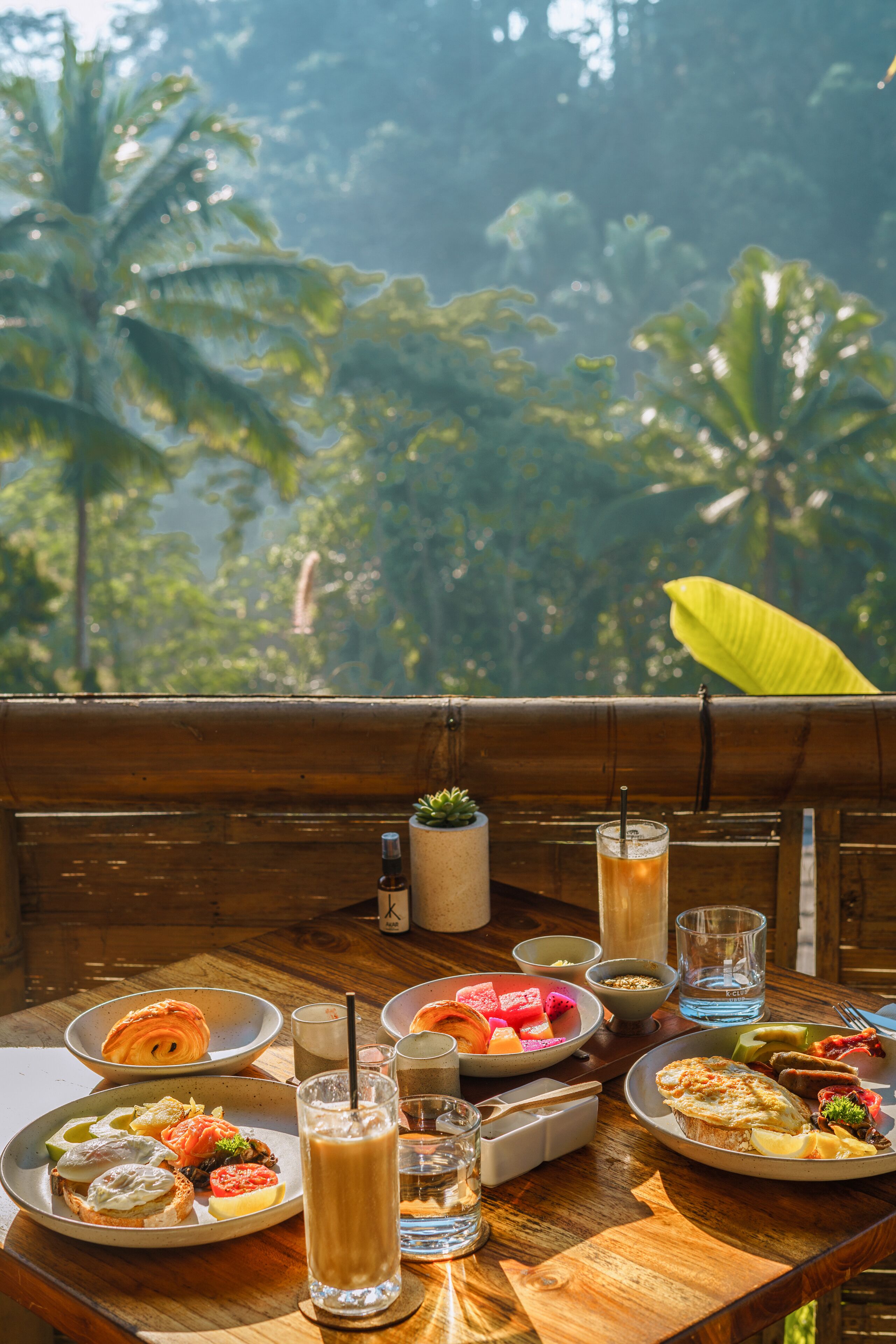 Daily continental breakfast for a fee