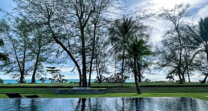 Luxury Condo - 2 Bedroom - Direct Pool & Beach Access