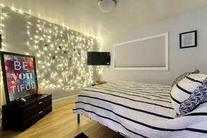 Iron/ironing board, travel cot, WiFi, bed sheets