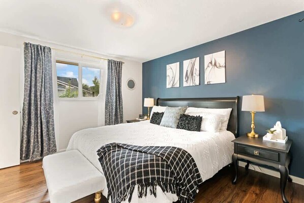 4 chambres, bureau, fer et planche à repasser, accès au Wi-Fi (inclus)