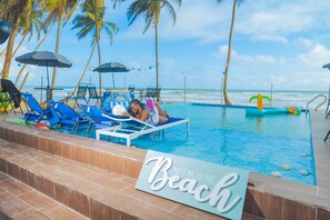 Outdoor pool - Venice View Beach Resort (Eikwe)