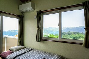 Basic Condo, Non Smoking | 4 bedrooms, free WiFi, bed sheets