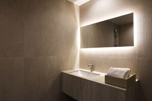 Premier Double Room | Bathroom | Slippers - Hound Hotel Incheon Airport (Incheon)