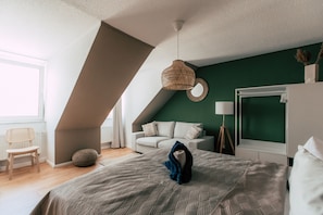 *Bright* 2-Room-Apartment with Kitchen | 1 bedroom, individually decorated, individually furnished, travel crib - Luga Homes - Rosental (Leipzig)