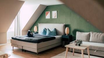 *Bright* 2-Room-Apartment with Kitchen | Living area | 54-inch Smart TV with cable channels, TV