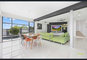 Unclassified image, 5 of 22, button - Sandy View - 180 degree views - Luxury Home (Nikenbah)