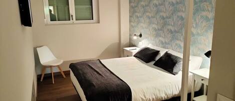 Basic Double or Twin Room, 2 Twin Beds, Ensuite, Ground Floor | Premium bedding, down comforters, memory foam beds