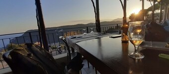 Spacious, Airy Apartment in Sunny San Bernardino, Finale Ligure.