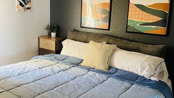 1 habitación, escritorio, tabla de planchar con plancha y wifi gratis