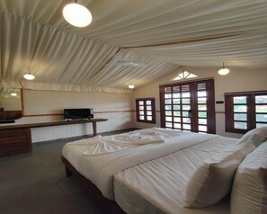 1 bedroom, free WiFi - Nirvana Resort and Restaurant (Garudeshwar)