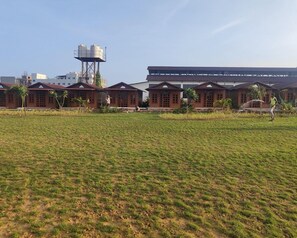 Exterior - Nirvana Resort and Restaurant (Garudeshwar)