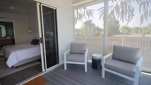 1 bedroom, bed sheets