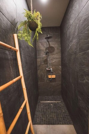 Shower, hair dryer, towels, toilet paper - Kaz Lagoon, quiet house, sea view, 1mn walk from the lagoon! (Saint Paul)