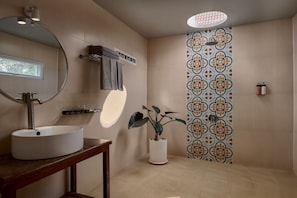 Shower, hair dryer, bathrobes, slippers - Pidoma Resort by EHM (Sen Monorom)