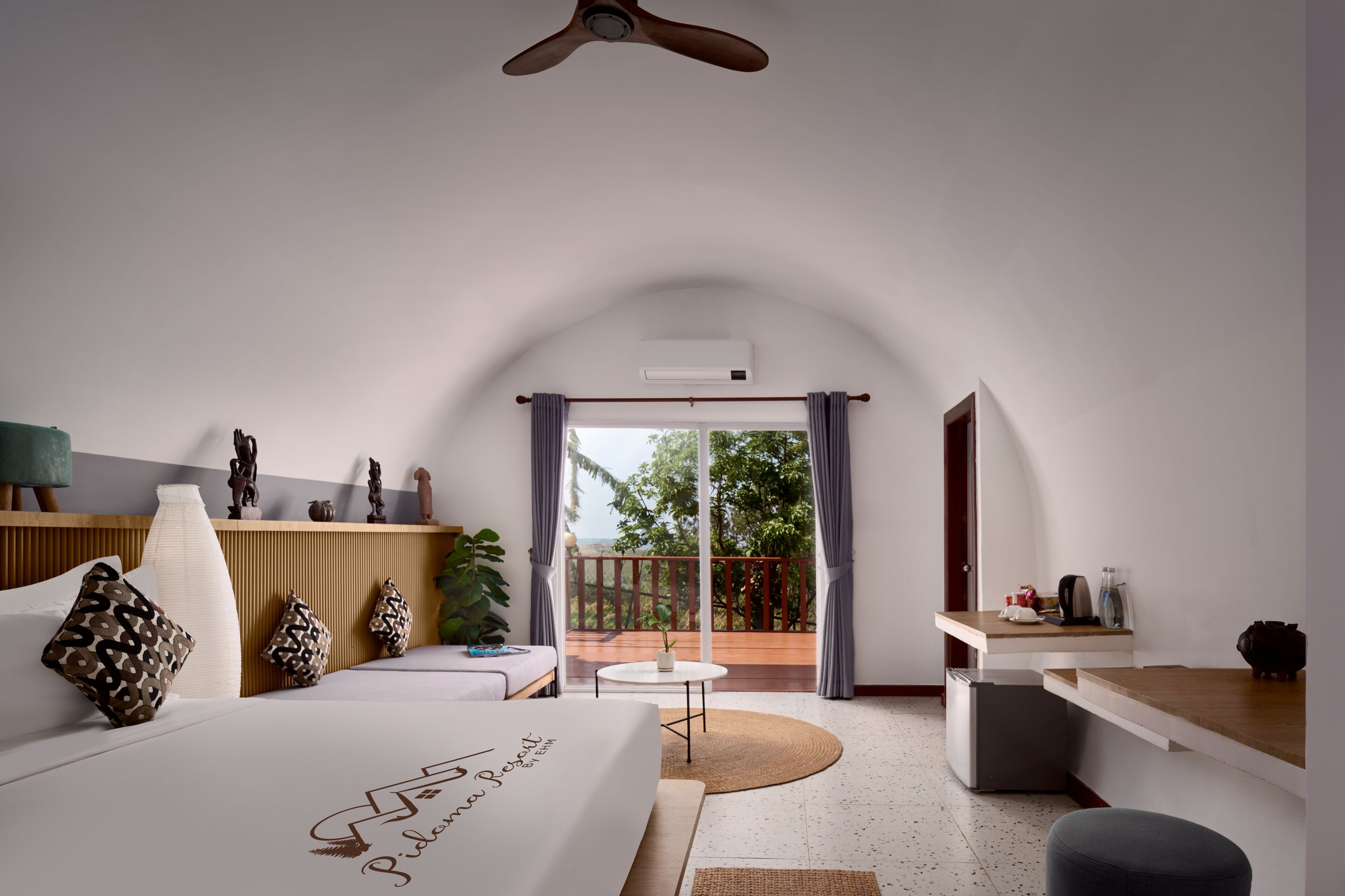 Tube Family 3 Bedrooms | Minibar, desk, blackout drapes, iron/ironing board