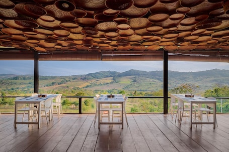 Restaurant. Pidoma Resort by EHM