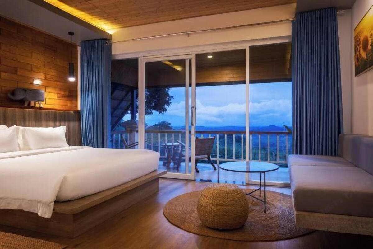 1 bedroom, minibar, desk, blackout curtains