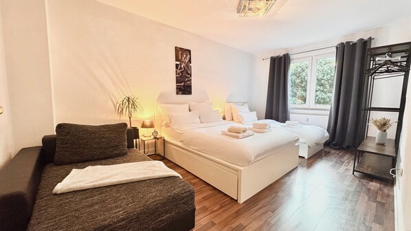 3 Schlafzimmer, Schreibtisch, Bügeleisen/Bügelbrett, kostenloses WLAN