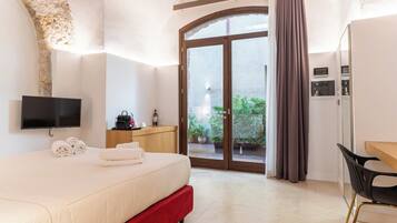 Deluxe Room | Cadar Frette Itali, peralatan tempat tidur premium, gebar bulu kapas