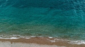 Beach - G & M Beach House in Massari (Χαράκι)