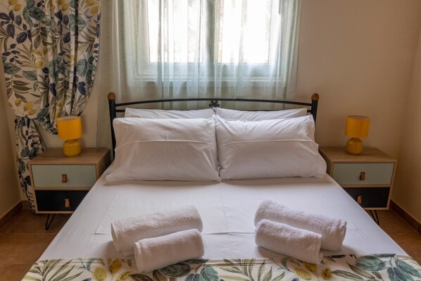 2 bedrooms, in-room safe, iron/ironing board, travel cot