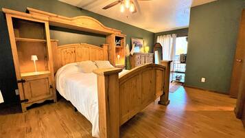 3 quartos, ferros/tábuas de passar roupa, berço de viagem