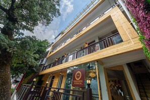 Front of property - Foxoso The Mall Road (Nainital)