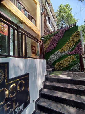 Property entrance - Foxoso The Mall Road (Nainital)