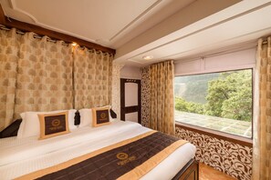 Deluxe Room | Free WiFi - Foxoso The Mall Road (Nainital)