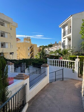 Property grounds - Mooi ruim modern appartement met 2 zwembaden en zeezicht . Alle kamers airco .  (Fuengirola)