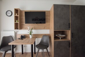 40-英寸LED 电视 （配备数码频道）、电视