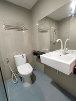 Shower, hydromassage showerhead, slippers, bidet