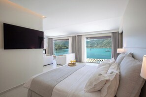 5 chambres, coffres-forts dans les chambres, bureau