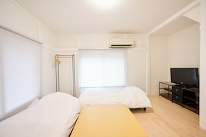 Basic House | 1 bedroom, free WiFi, bed sheets